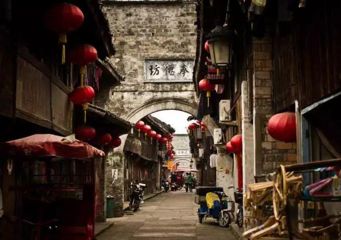 西安探秘神秘小巷与神秘小店的秘密乐园（涉黄警示）